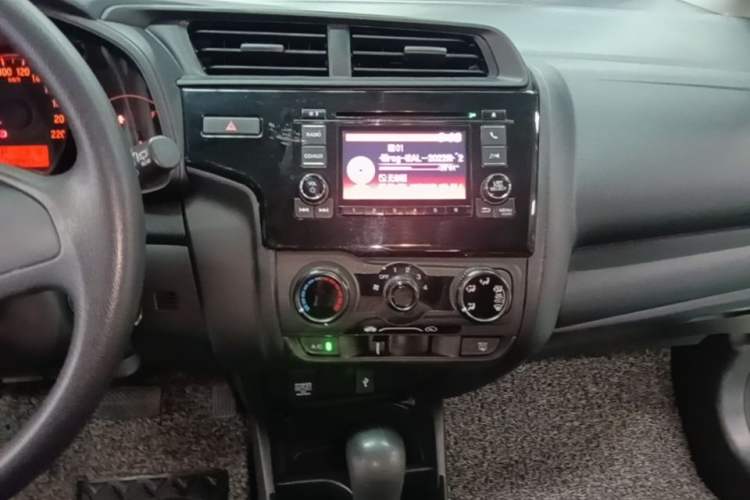 Used Honda Fit 2018 1.5L CVT Comfort Version Audio And AC Panel