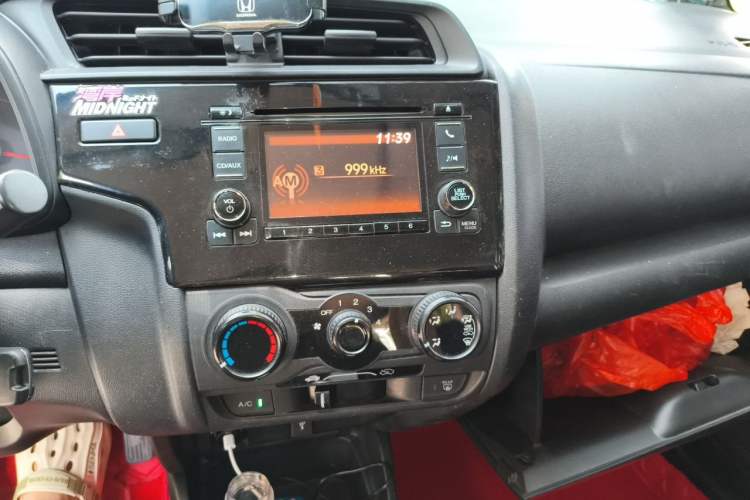Used Honda Fit 2018 1.5L Manual Comfort Version Audio And AC Panel