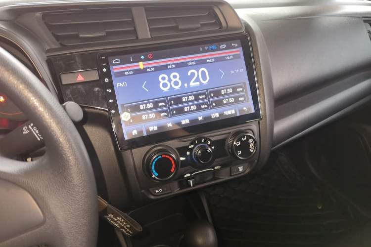 Used Honda Fit 2018 1.5L CVT Comfort Sunroof Version Audio And AC Panel