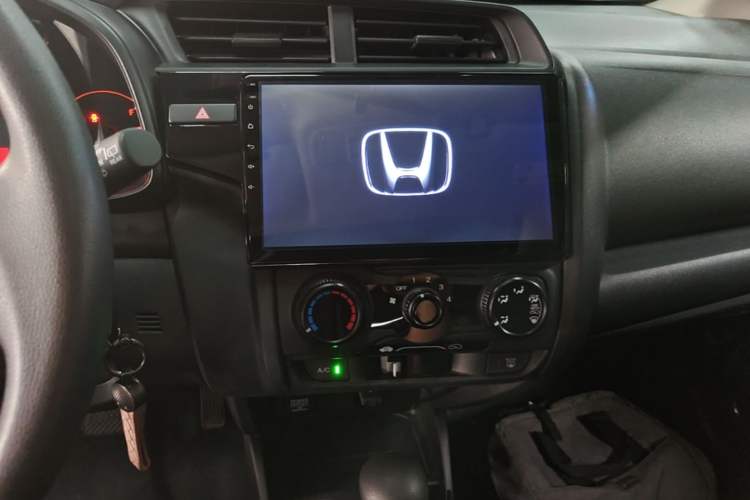 Used Honda Fit 2018 1.5L CVT Comfort Sunroof Version Audio And AC Panel