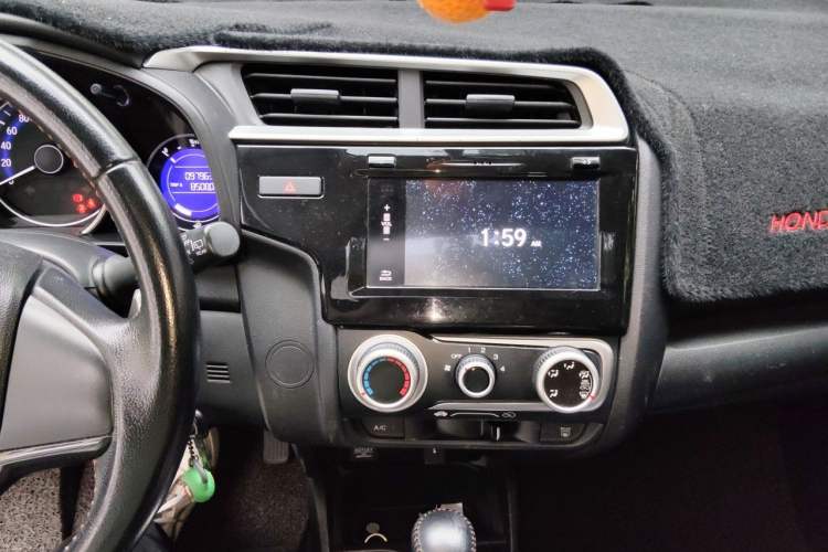Used Honda Fit 2018 1.5L CVT Trendy Run+ Edition Audio And AC Panel