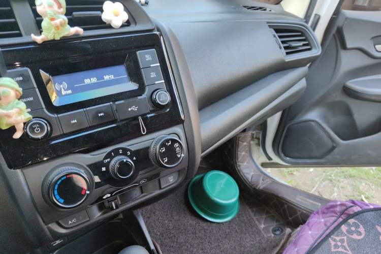 Used Honda Fit 2018 1.5L CVT Comfort Sunroof Version Audio And AC Panel