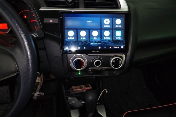 Used Honda Fit 2018 1.5L CVT Trendy Sports Edition Audio And AC Panel