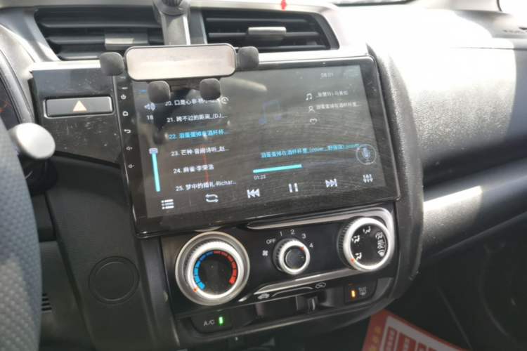 Used Honda Fit 2018 1.5L CVT Trendy Sports Edition Audio And AC Panel