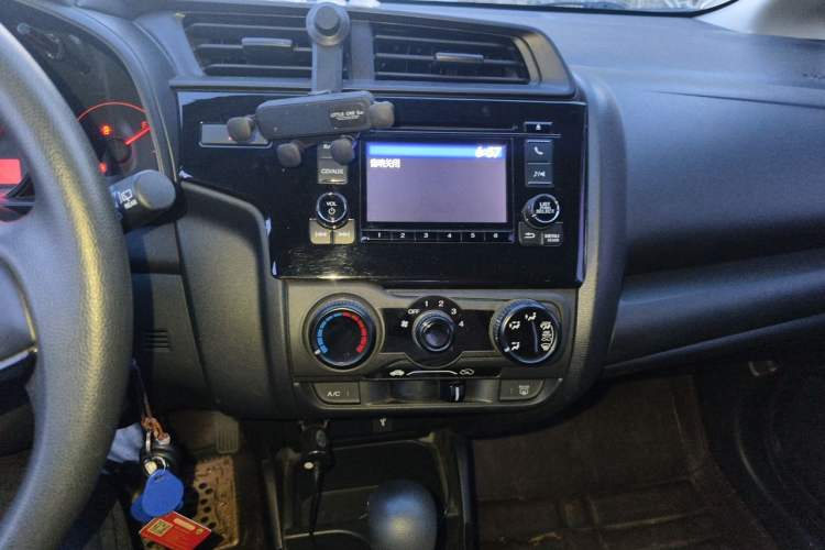 Used Honda Fit 2018 1.5L CVT Comfort Sunroof Version Audio And AC Panel