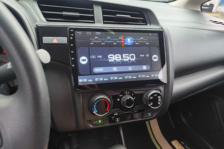 Used Honda Fit 2018 1.5L CVT Comfort Version Audio And AC Panel
