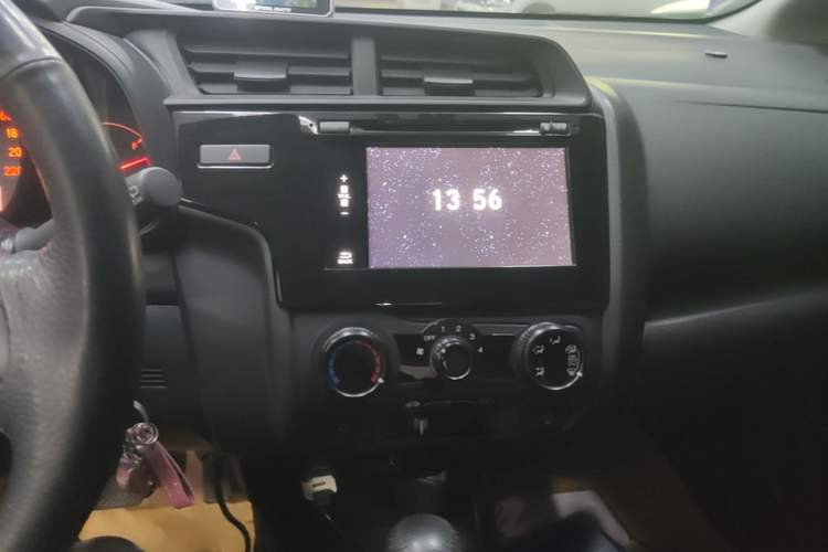 Used Honda Fit 2018 1.5L CVT Comfort Sunroof Version Audio And AC Panel