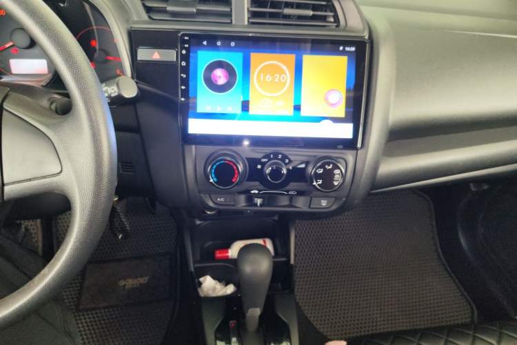 Used Honda Fit 2018 1.5L CVT Comfort Sunroof Version Audio And AC Panel