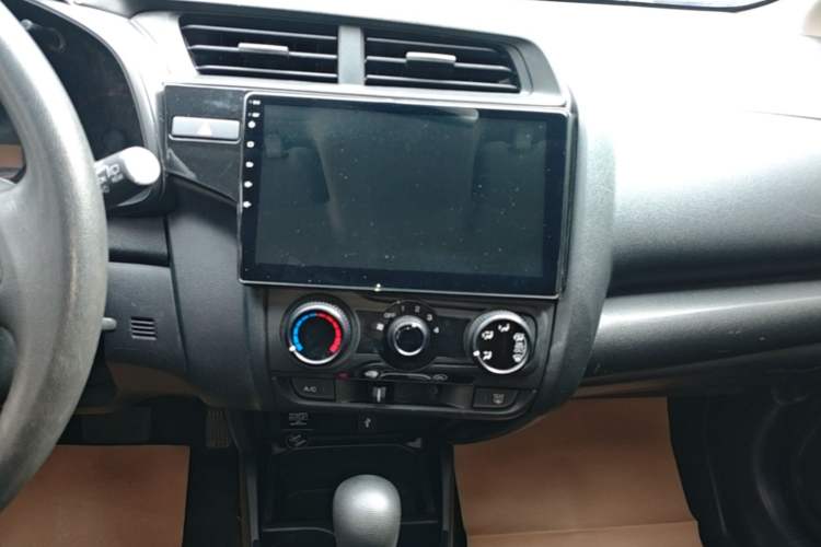 Used Honda Fit 2018 1.5L CVT Comfort Version Audio And AC Panel