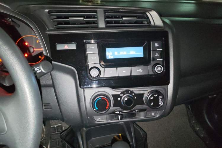 Used Honda Fit 2018 1.5L CVT Comfort Version Audio And AC Panel
