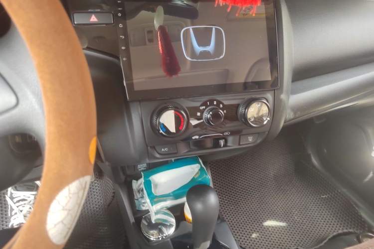 Used Honda Fit 2018 1.5L CVT Comfort Sunroof Version Audio And AC Panel