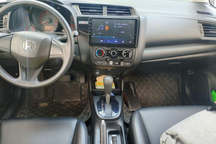 Used Honda Fit 2018 1.5L CVT Comfort Sunroof Version Audio And AC Panel