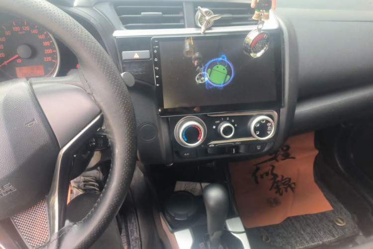 Used Honda Fit 2018 1.5L CVT Trendy Sports Edition Audio And AC Panel