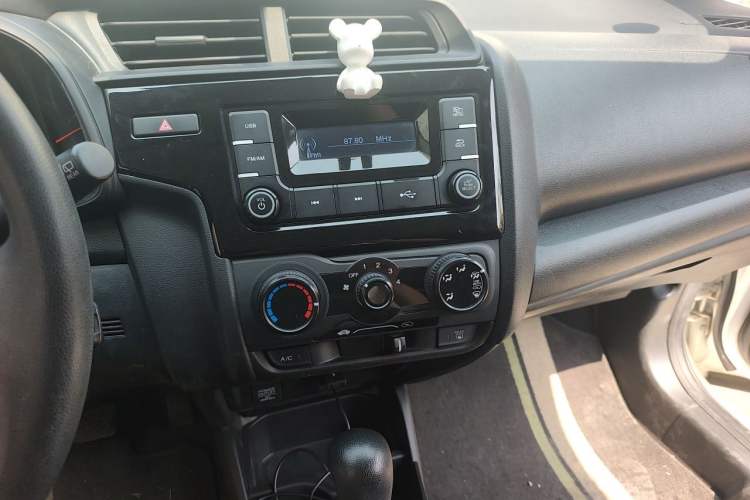 Used Honda Fit 2018 1.5L CVT Comfort Version Audio And AC Panel