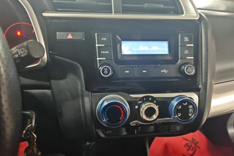 Used Honda Fit 2018 1.5L CVT Comfort Version Audio And AC Panel