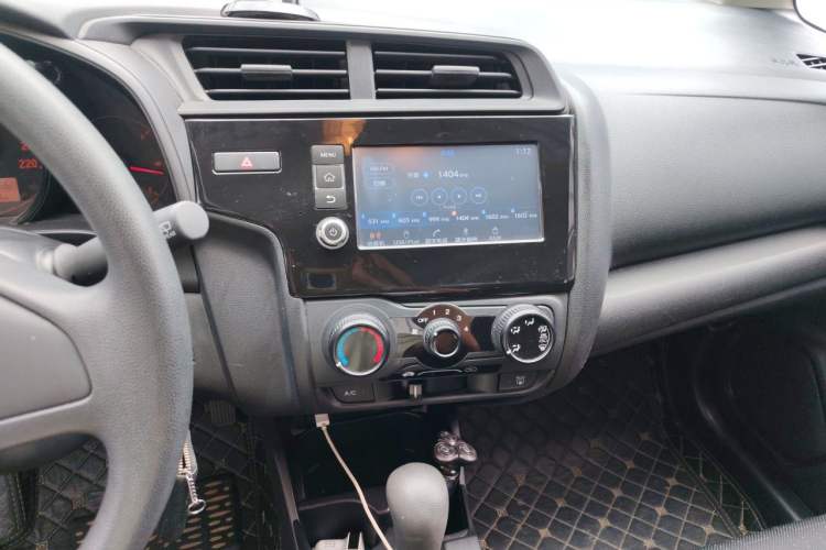 Used Honda Fit 2018 1.5L CVT Comfort Sunroof Version Audio And AC Panel