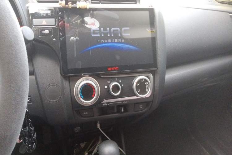 Used Honda Fit 2018 1.5L CVT Trendy Sports Edition Audio And AC Panel