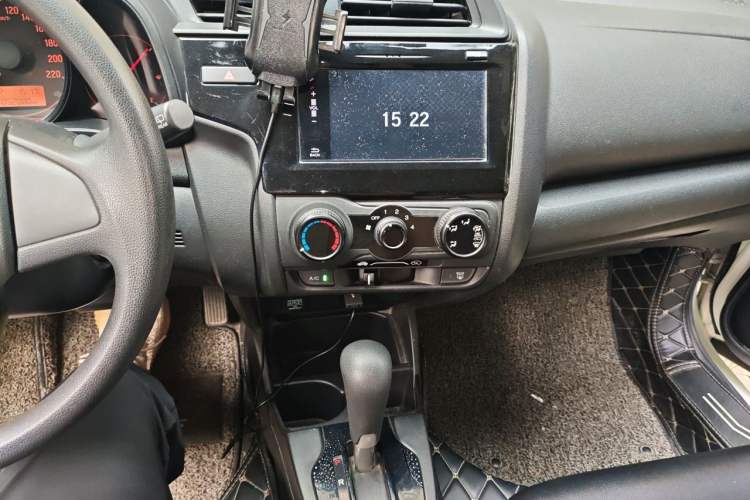 Used Honda Fit 2018 1.5L CVT Comfort Sunroof Version Audio And AC Panel