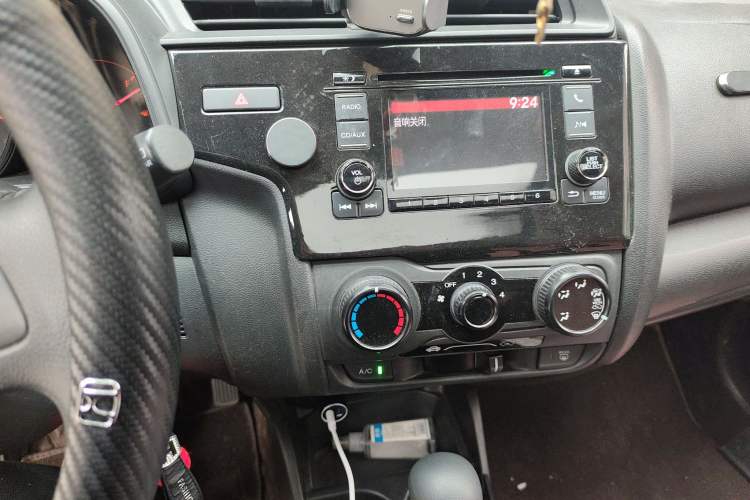 Used Honda Fit 2018 1.5L CVT Comfort Sunroof Version Audio And AC Panel