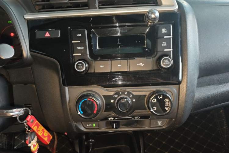 Used Honda Fit 2018 1.5L CVT Comfort Version Audio And AC Panel