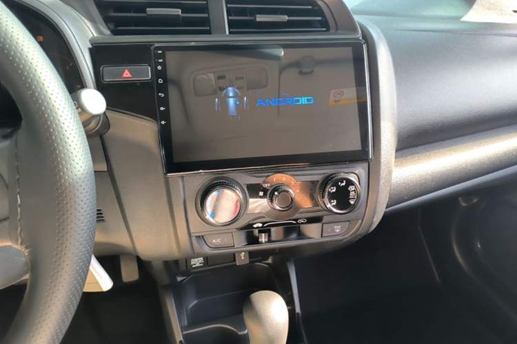 Used Honda Fit 2018 1.5L CVT Comfort Sunroof Version Audio And AC Panel