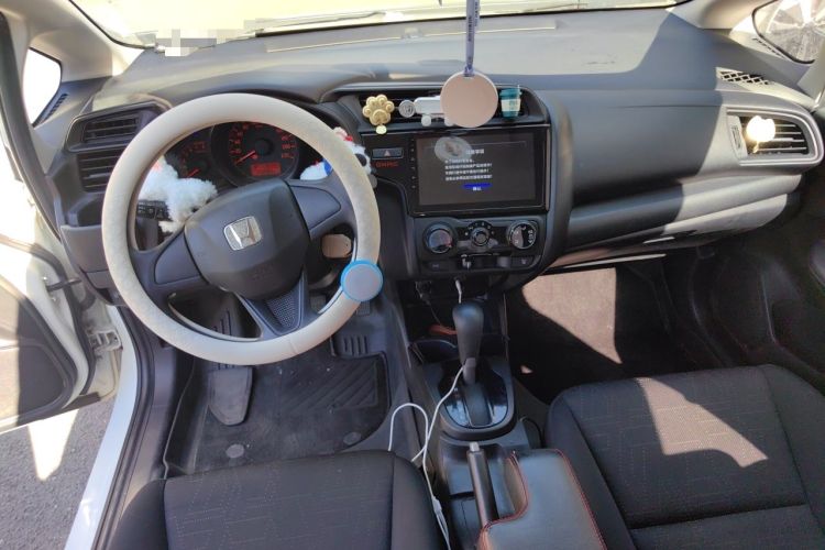 Used Honda Fit 2018 1.5L CVT Comfort Version Center Console