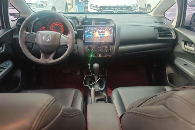 Used Honda Fit 2018 1.5L CVT Comfort Sunroof Version Center Console