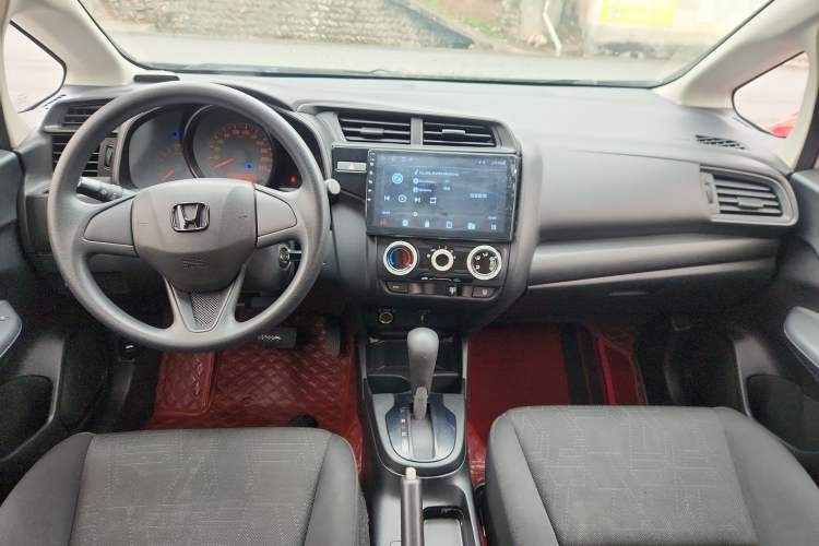 Used Honda Fit 2018 1.5L CVT Comfort Version Center Console