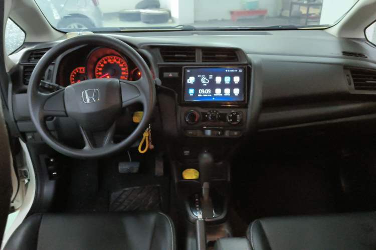 Used Honda Fit 2018 1.5L CVT Comfort Version Center Console