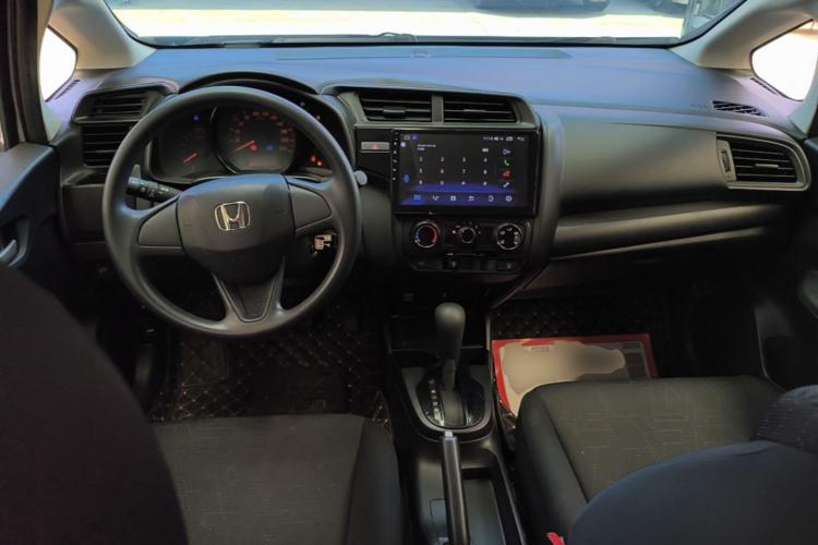 Used Honda Fit 2018 1.5L CVT Comfort Version Center Console