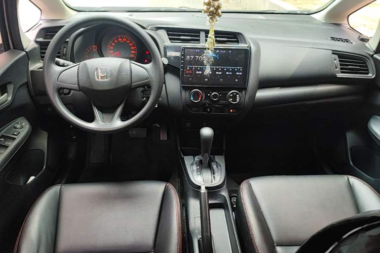 Used Honda Fit 2018 1.5L CVT Comfort Sunroof Version Center Console