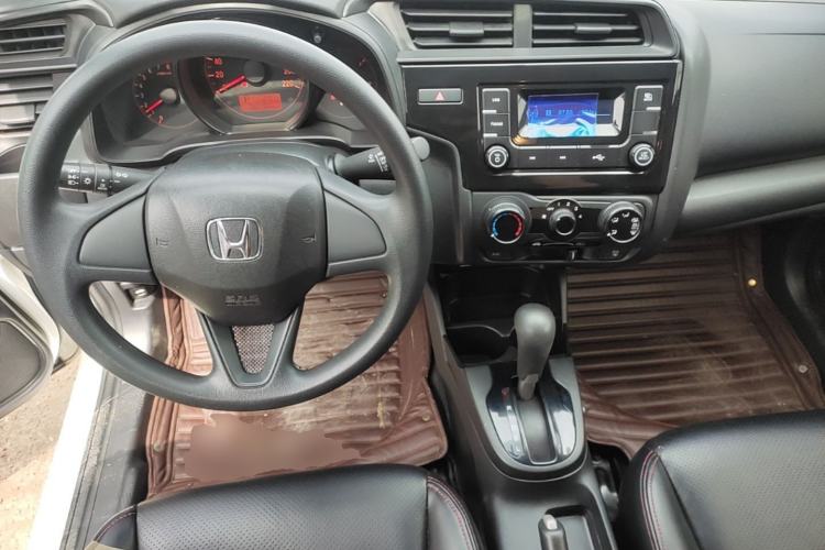 Used Honda Fit 2018 1.5L CVT Comfort Version Center Console