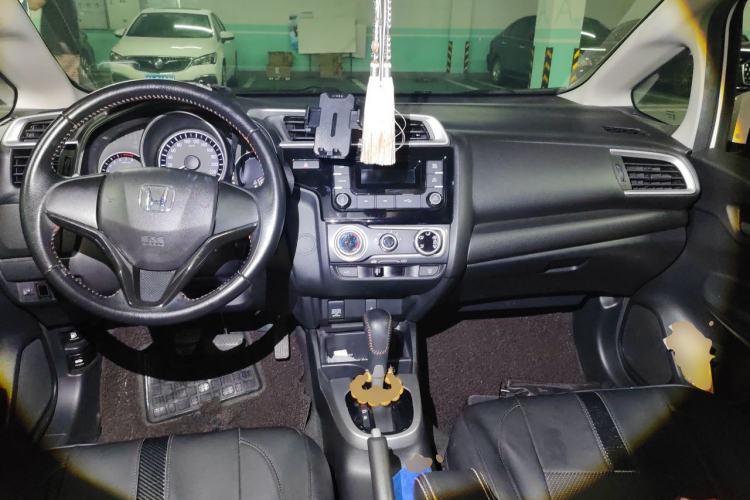 Used Honda Fit 2018 1.5L CVT Trendy Run+ Edition Center Console