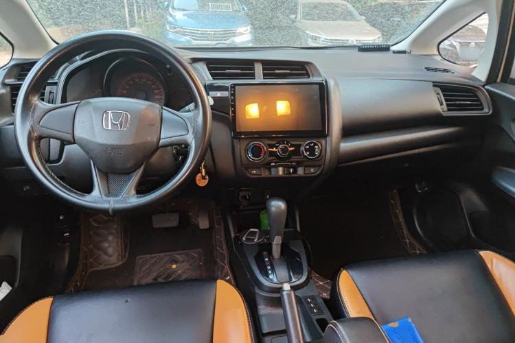 Used Honda Fit 2018 1.5L CVT Comfort Sunroof Version Center Console
