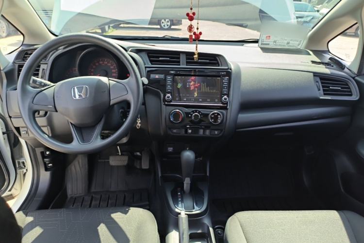 Used Honda Fit 2018 1.5L CVT Comfort Sunroof Version Center Console