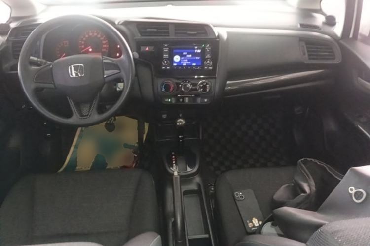 Used Honda Fit 2018 1.5L CVT Comfort Sunroof Version Center Console