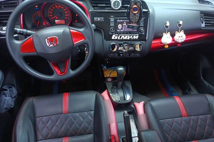 Used Honda Fit 2018 1.5L CVT Comfort Version Center Console