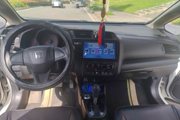 Used Honda Fit 2018 1.5L CVT Comfort Sunroof Version Center Console