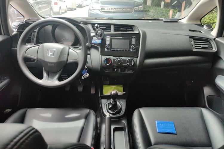 Used Honda Fit 2018 1.5L Manual Comfort Version Center Console