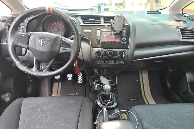 Used Honda Fit 2018 1.5L Manual Comfort Version Center Console