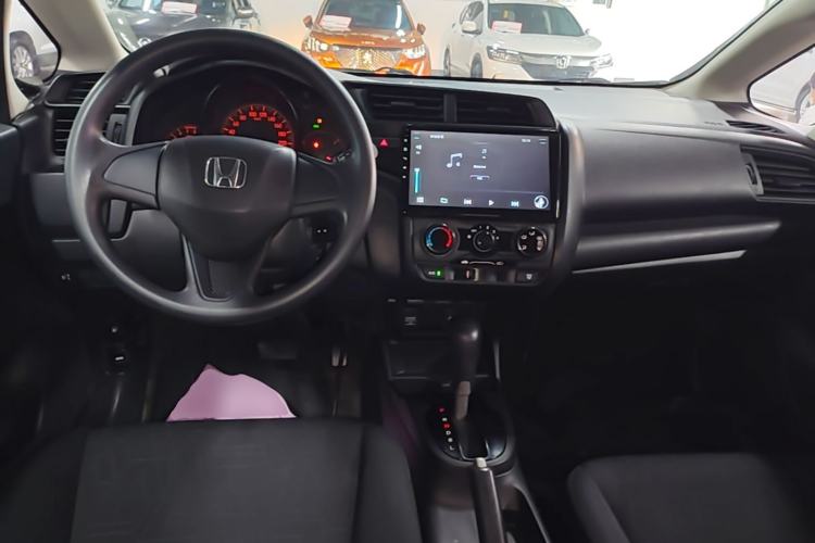 Used Honda Fit 2018 1.5L CVT Comfort Version Center Console