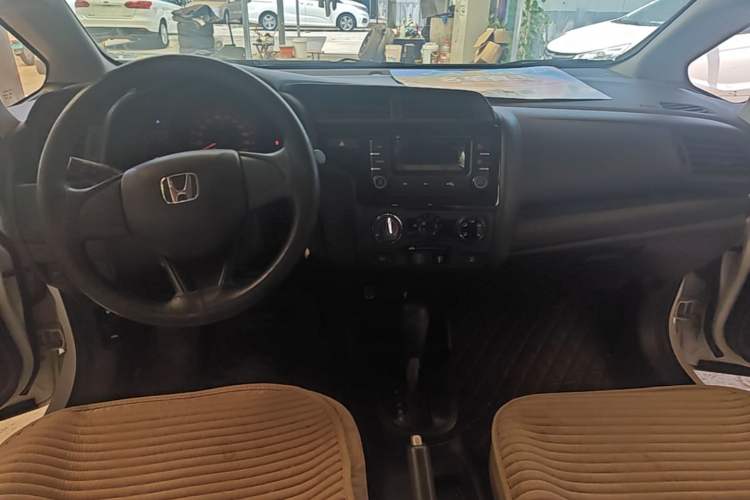 Used Honda Fit 2018 1.5L CVT Comfort Version Center Console