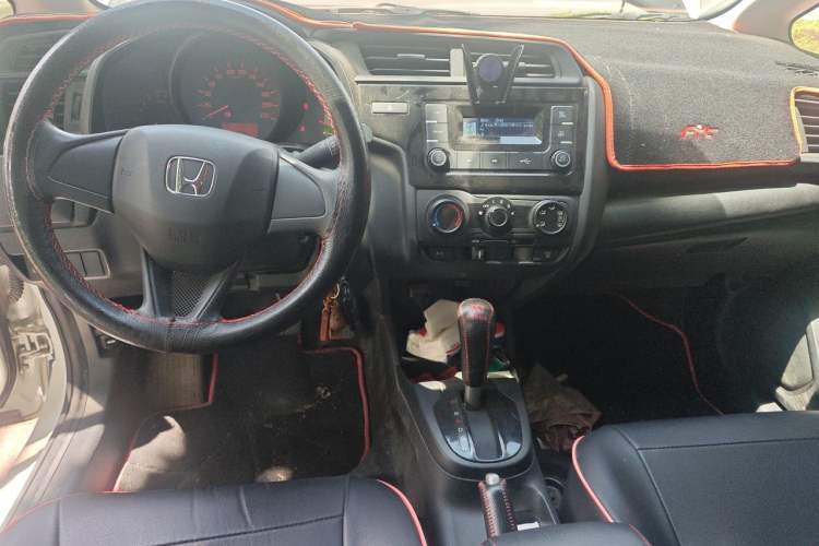 Used Honda Fit 2018 1.5L CVT Comfort Version Center Console