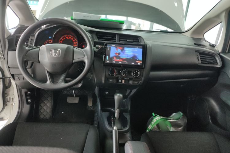 Used Honda Fit 2018 1.5L CVT Comfort Version Center Console