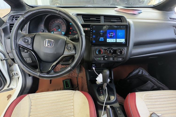 Used Honda Fit 2018 1.5L CVT Comfort Version Center Console