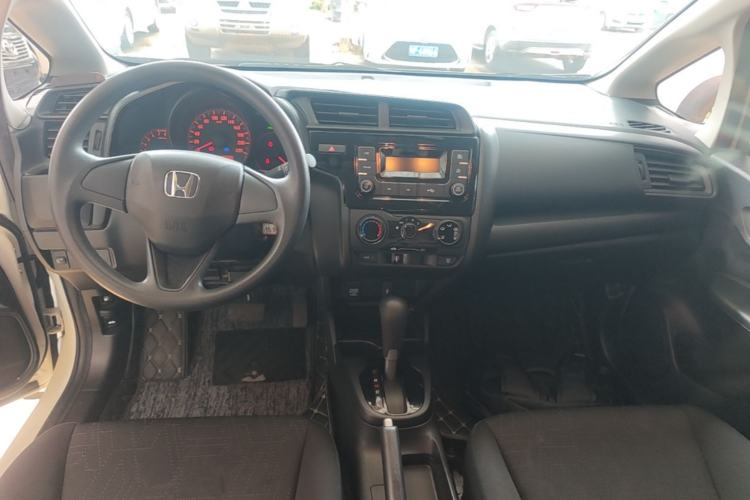 Used Honda Fit 2018 1.5L CVT Comfort Sunroof Version Center Console