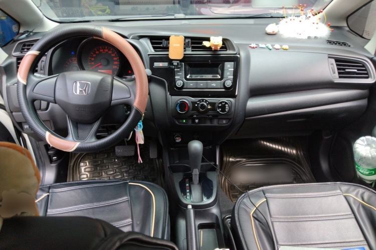 Used Honda Fit 2018 1.5L CVT Comfort Version Center Console