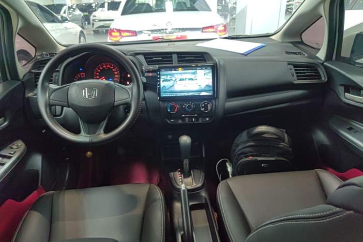 Used Honda Fit 2018 1.5L CVT Comfort Version Center Console