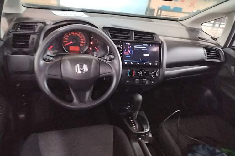Used Honda Fit 2018 1.5L CVT Comfort Version Center Console