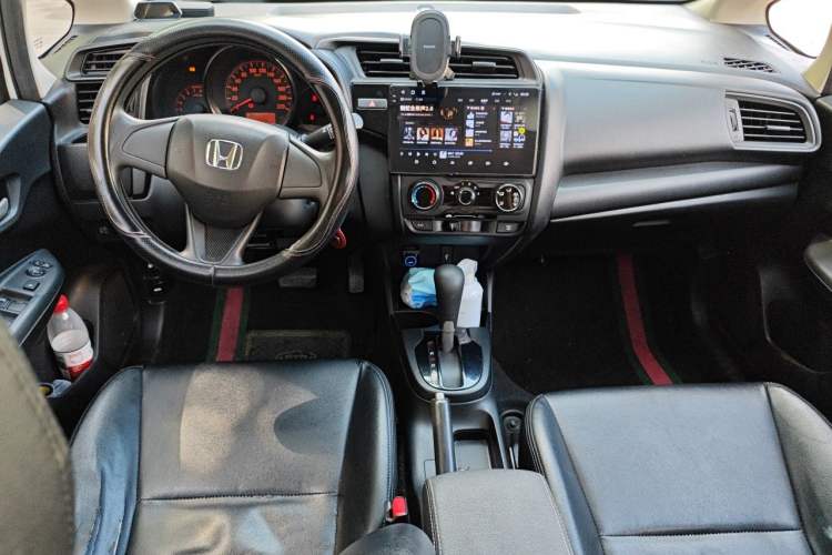 Used Honda Fit 2018 1.5L CVT Comfort Version Center Console